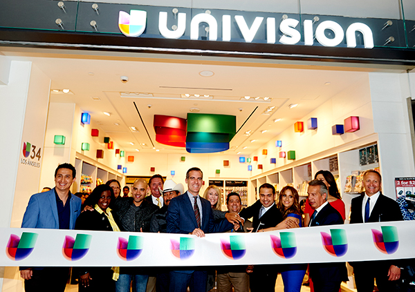 Eric_Garcetti_Univision_Ribbon_Cutting_Ceremony