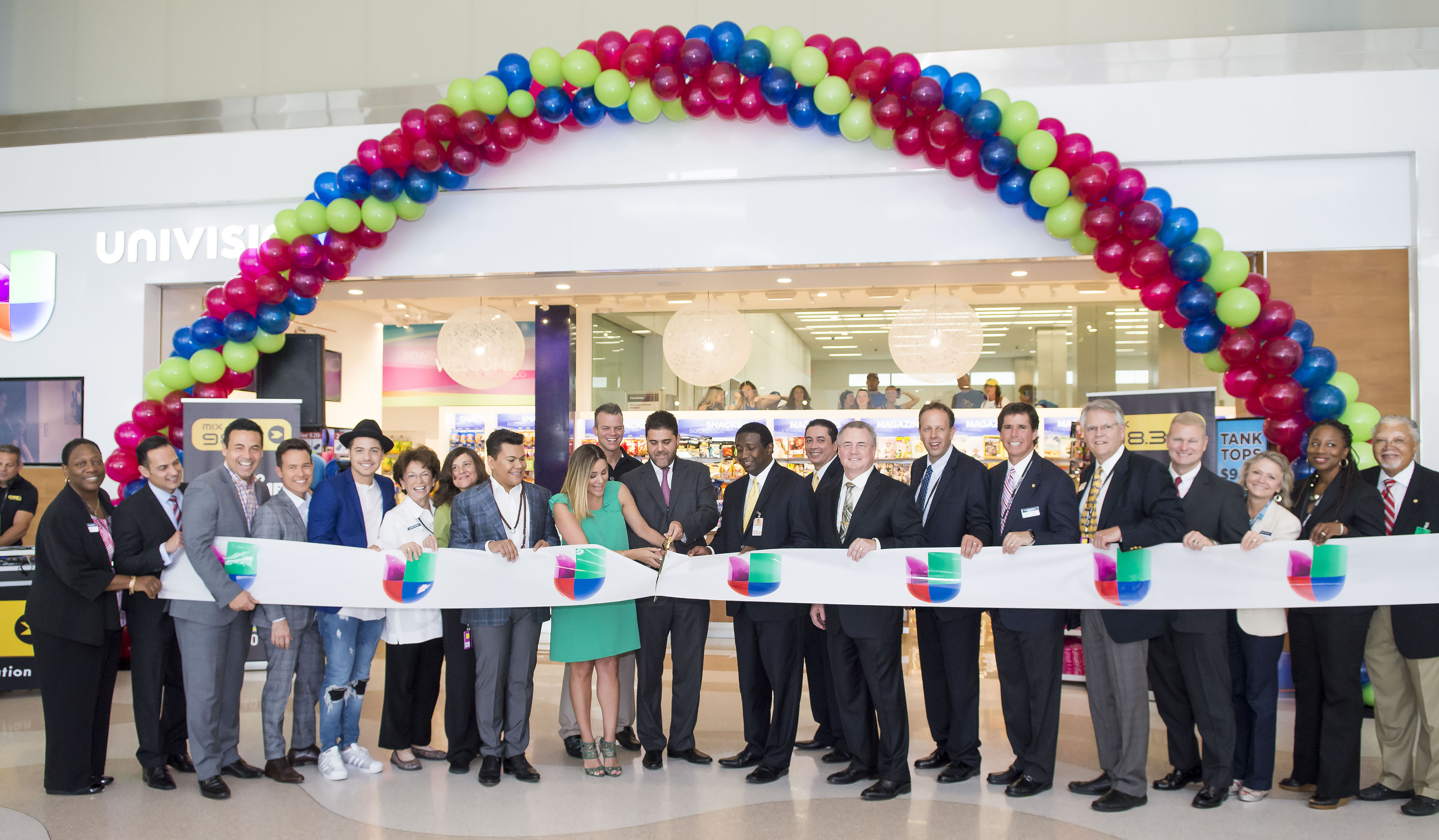 Univision And Paradies Lagardère Inaugurate Univision-Branded Store At New  York's JFK Airport - TV News Check