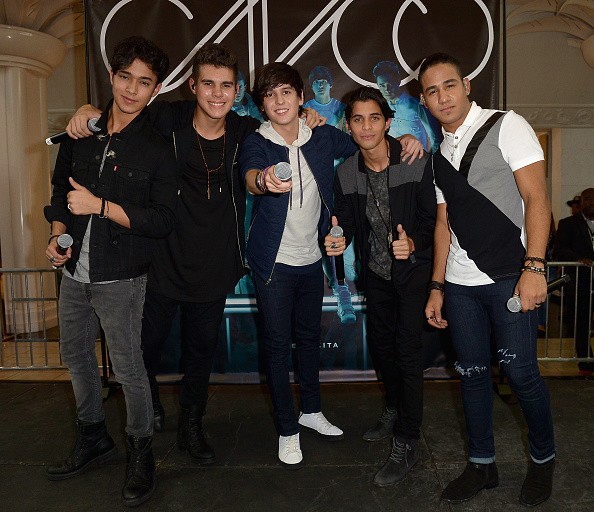 cnco-meet-and-greet-fans-at-miami-international-mall-1