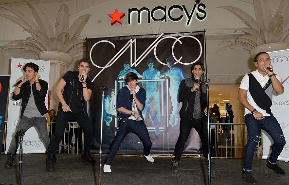 cnco-meet-and-greet-fans-at-miami-international-mall