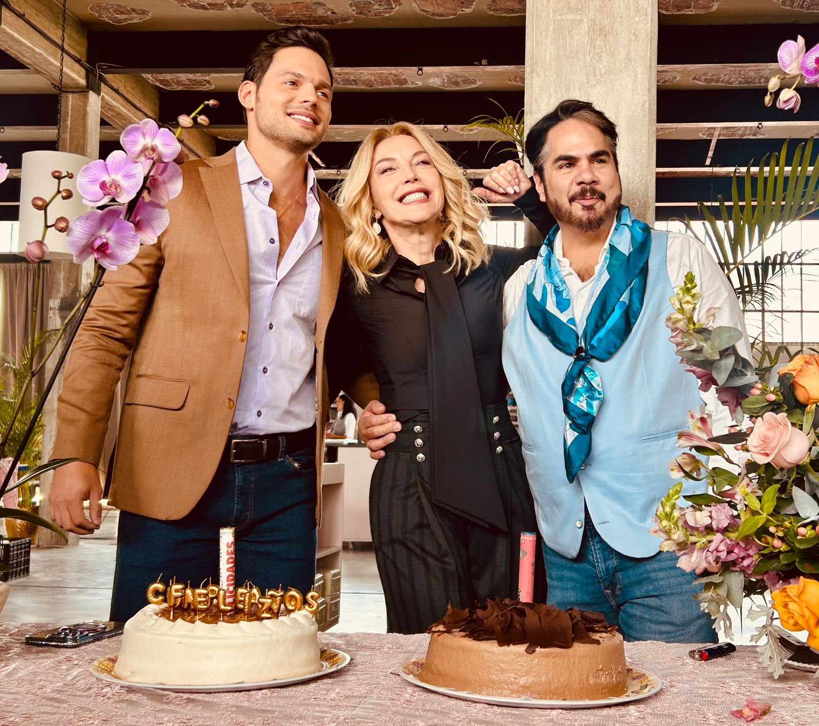 Los hilos del pasado celebra a Laura Flores - TelevisaUnivision