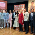 De izquierda a derecha: El productor Juan Osorio, J. Eduardo Murguía, Daniel Elbittar, Ana Belena, Fernando Colunga, Livia Brito, Nicola Porcella, Julieta Egurrola y Gilberto Navarrete (director general de La Sonora Santanera) en la conferencia en donde se dio a conocer el tema musical “Quererte bien” de la telenovela Amanecer.