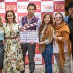 De izquierda a derecha Martha Julia, Alejandra Barros, Sebastián Rulli, Ela Velden, la productora Carmen Armendáriz y Arturo Peniche durante el pizarrazo de inicio de grabaciones de la telenovela Mi Rival