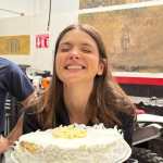 Elenco y producción de la telenovela Somos Familia festejó el cumpleaños de los actores Alejandro Ávila y Ariana Saavedra.