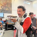 Elenco y producción de la telenovela Somos Familia festejó el cumpleaños de los actores Alejandro Ávila y Ariana Saavedra.