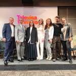 El productor Roy Rojas con los protagonistas de la telenovela El Renacer de Luna. De izquierda a derecha el productor Roy Rojas, René Casados, Claudia Ramírez, Marlene Favela, Marisol del Olmo, Matías Novoa y Flavio Medina.