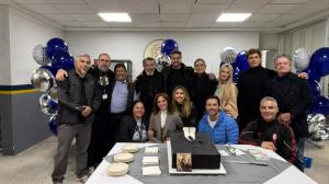 Elenco, equipo de producción y el productor Juan Osorio festejaron con un pastel sorpresa el cumpleaños de Daniel Arenas.