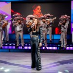 Lucero interpreta el sencillo Fuertes declaraciones durante el festejo de aniversario del programa HOY, del cual fue madrina.