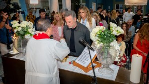 El elenco de Más vale sola realizó una misa en el foro 8 de Televisa San Ángel, para celebrar el inicio de grabaciones de la tercera temporada de la serie.